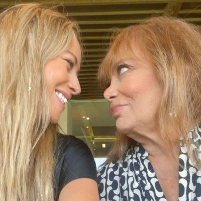 Vanessa Huppenkothen with her Mother 